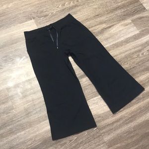 Lululemon Size 8 Black Still Wide Leg Crop Pants